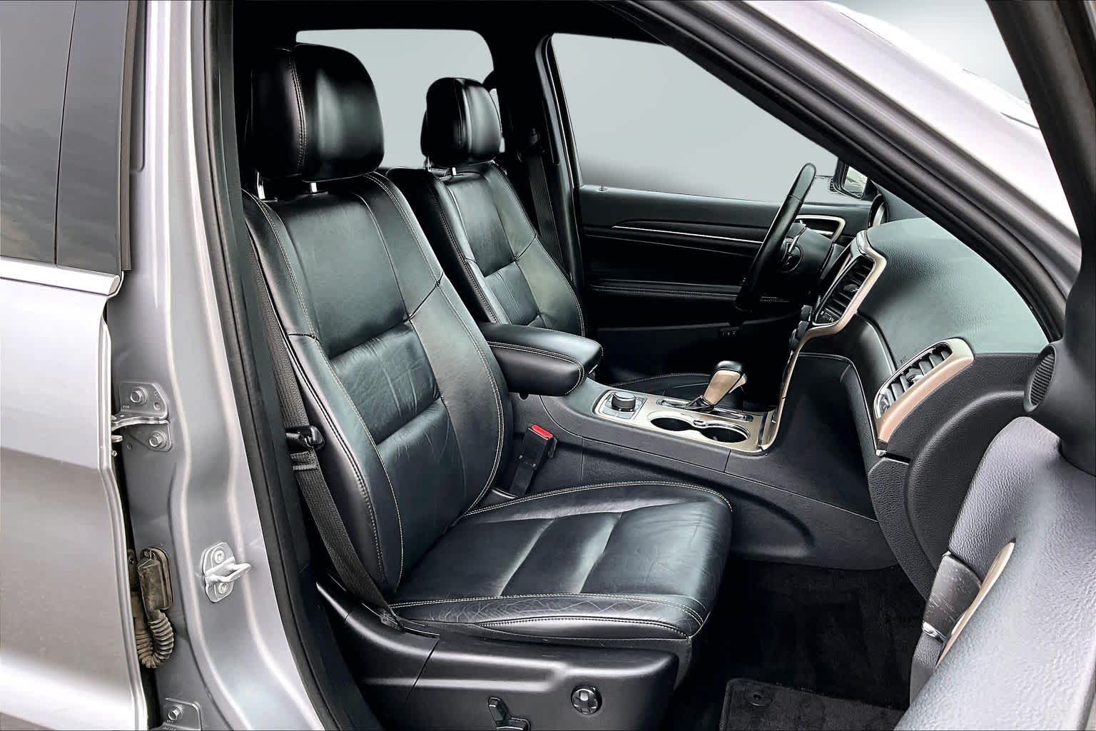 Thumbnail: 2016 Jeep Grand Cherokee - 13