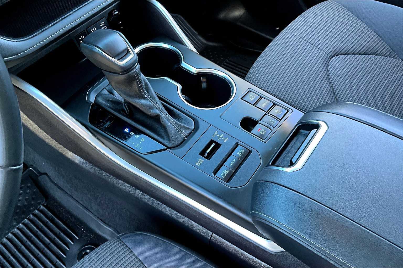 Thumbnail: 2024 Toyota Highlander - 16