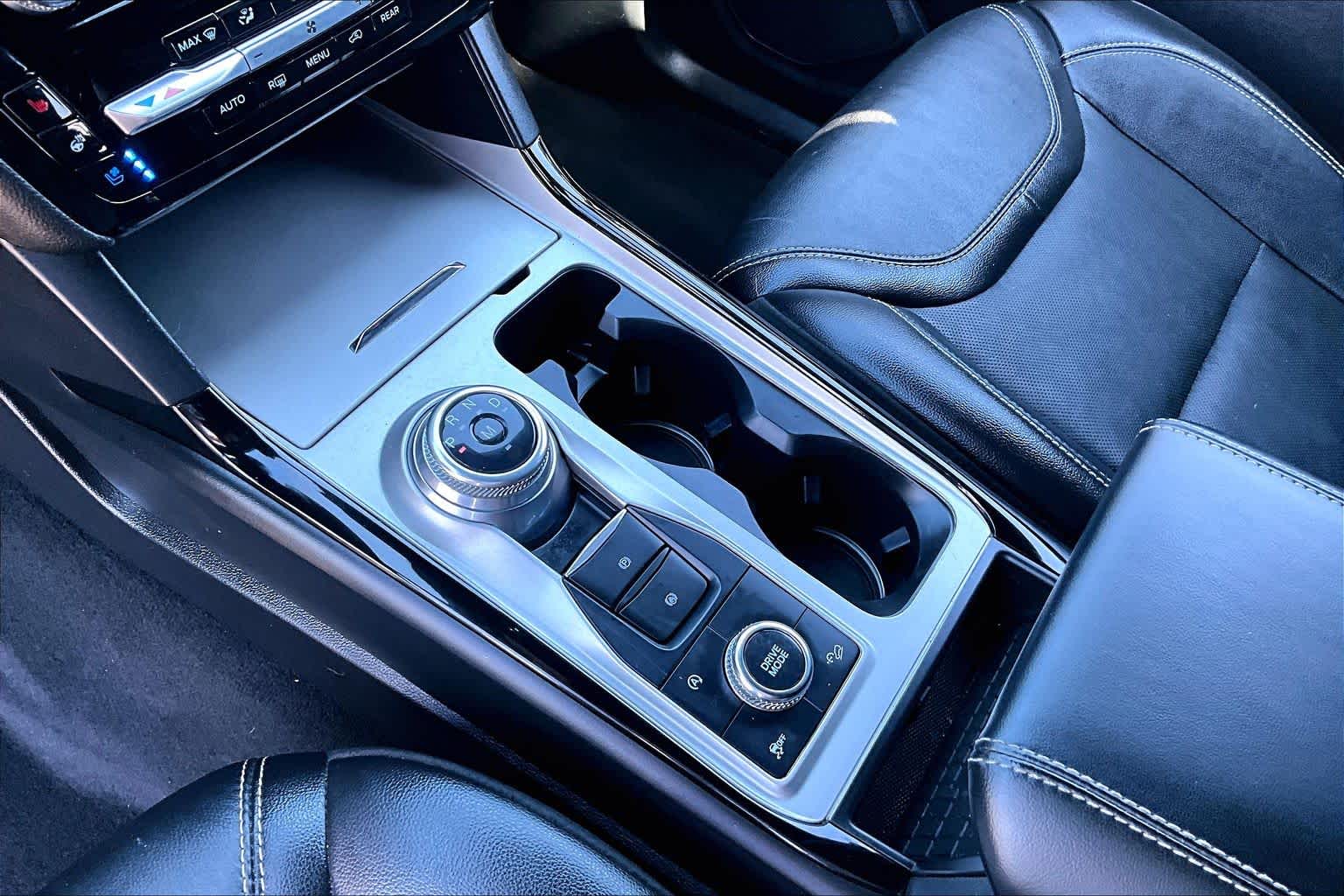 Thumbnail: 2022 Ford Explorer - 16