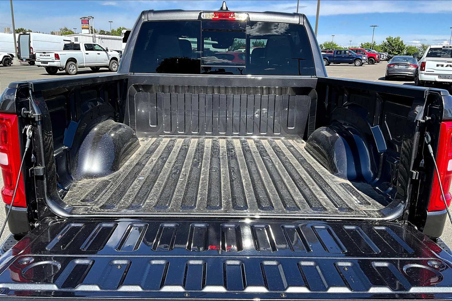 Thumbnail: 2025 RAM 1500 - 19