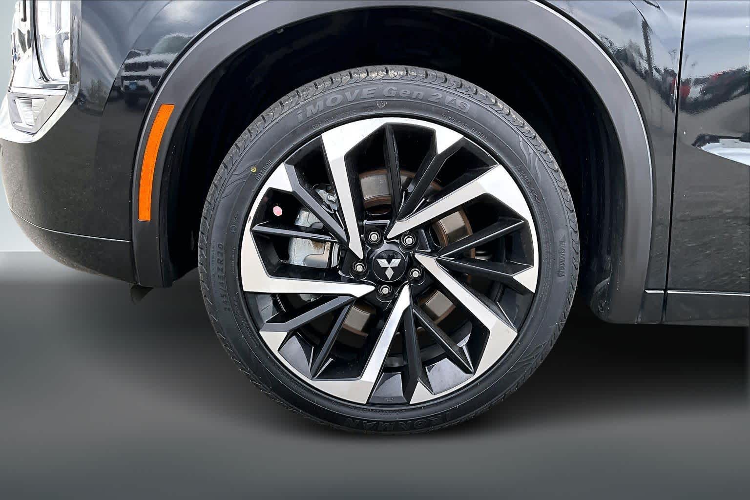 Thumbnail: 2022 Mitsubishi Outlander - 6