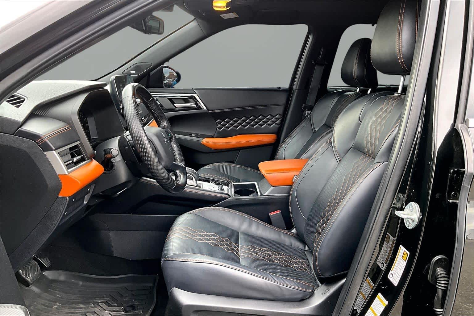 Thumbnail: 2022 Mitsubishi Outlander - 9