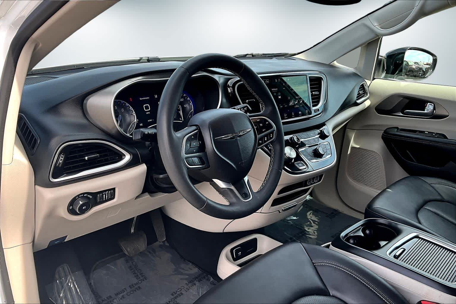 Thumbnail: 2024 Chrysler Pacifica - 2