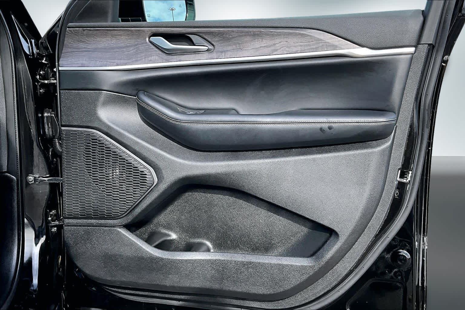 Thumbnail: 2024 Jeep Grand Cherokee L - 28