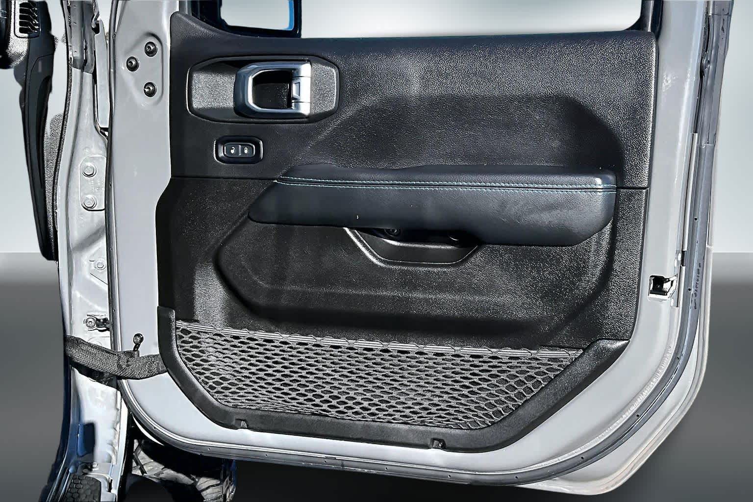 Thumbnail: 2022 Jeep Wrangler - 28