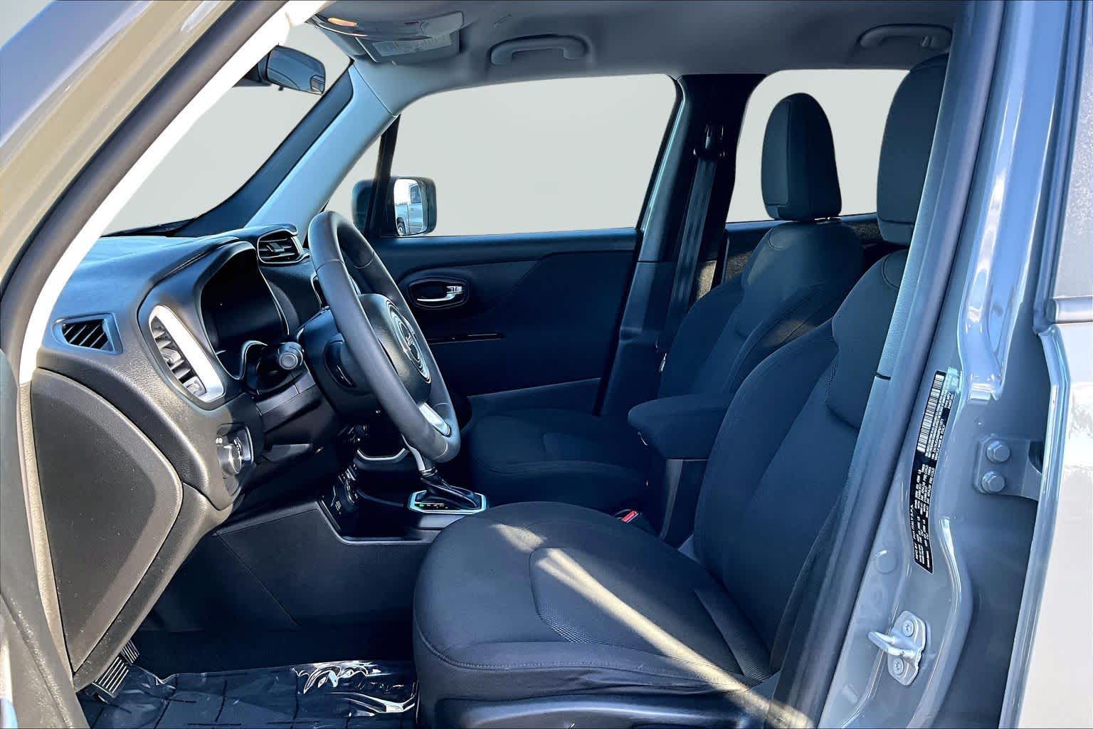 Thumbnail: 2021 Jeep Renegade - 11