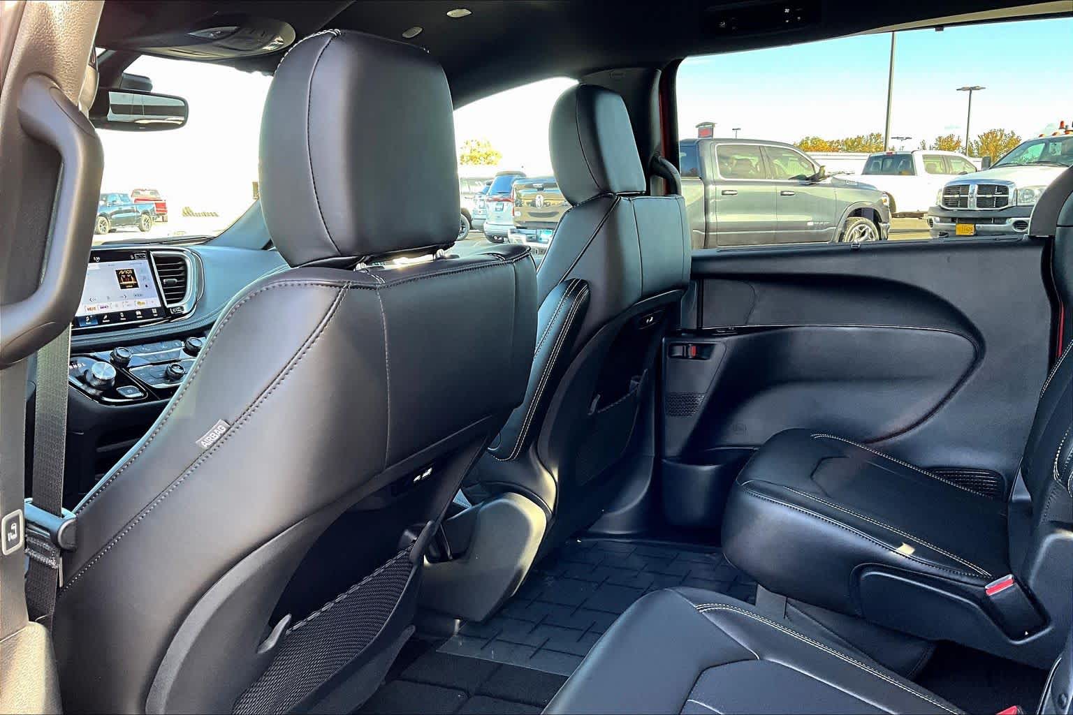 Thumbnail: 2026 Chrysler Pacifica - 12