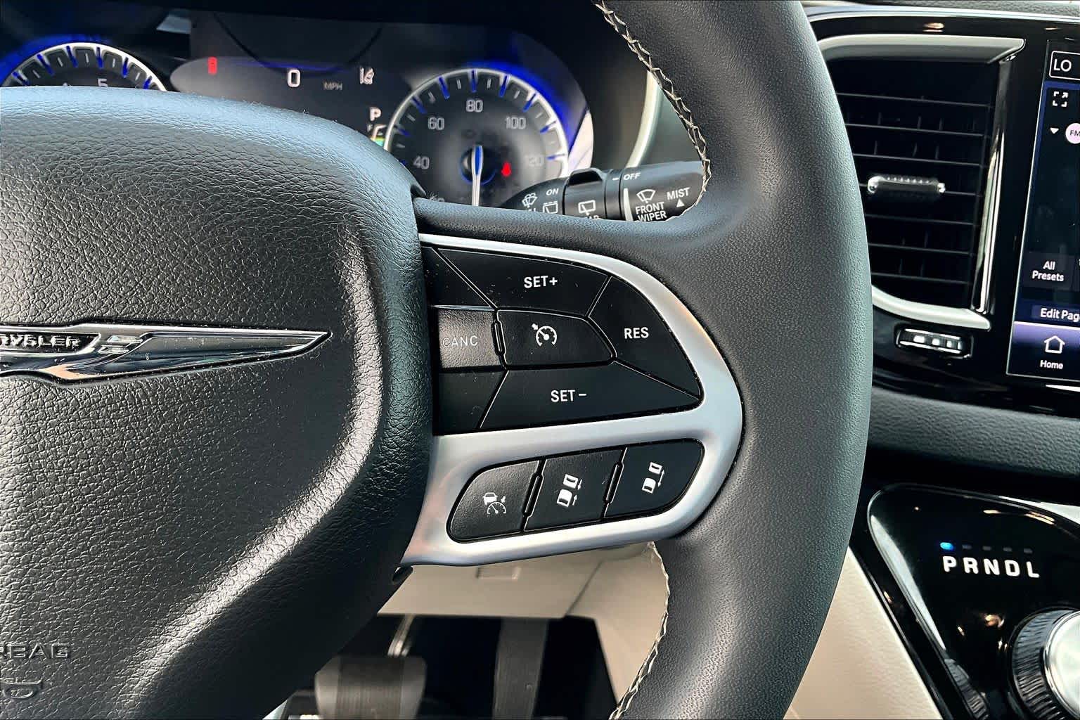 Thumbnail: 2024 Chrysler Pacifica - 25