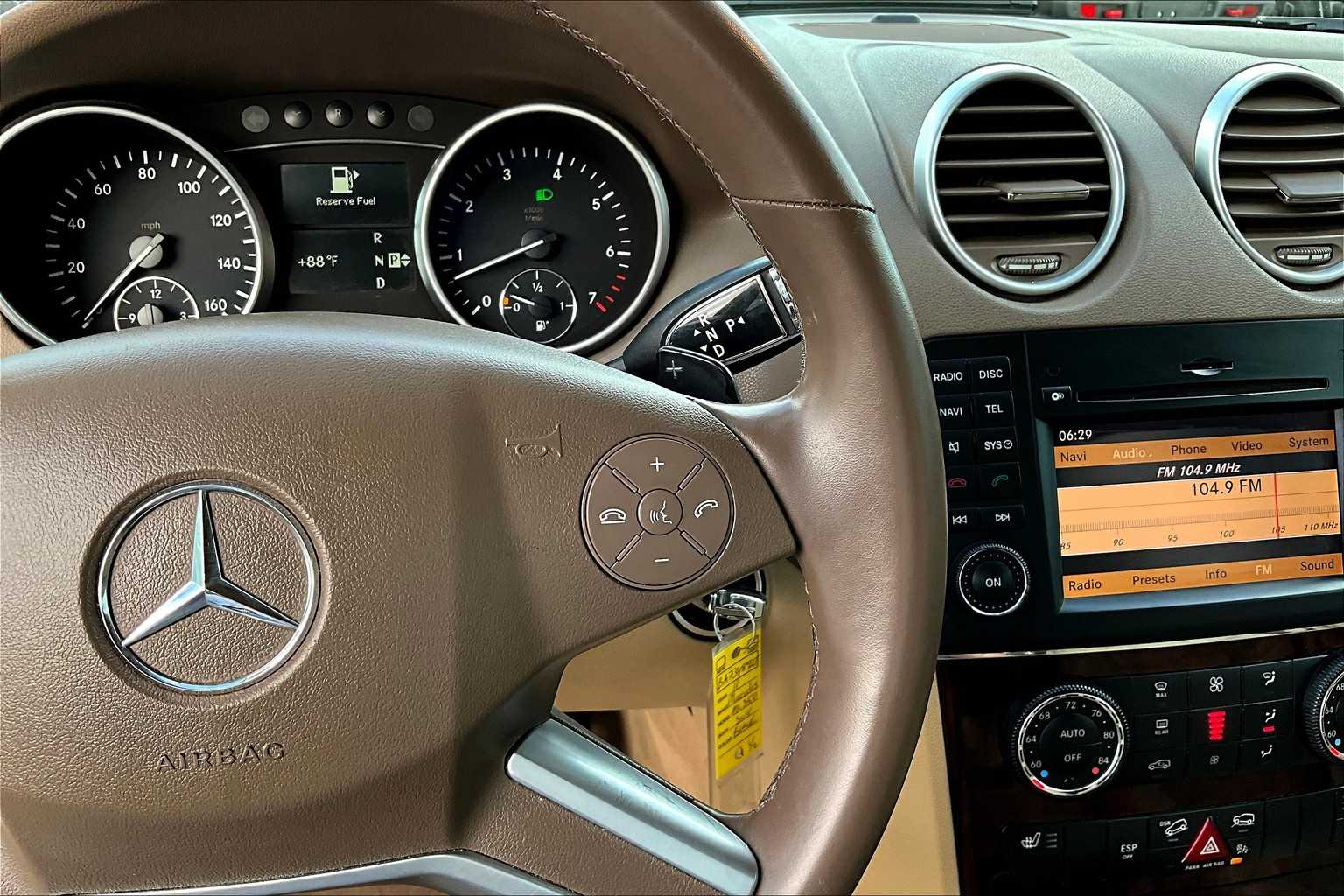 Thumbnail: 2011 Mercedes-Benz M-Class - 25
