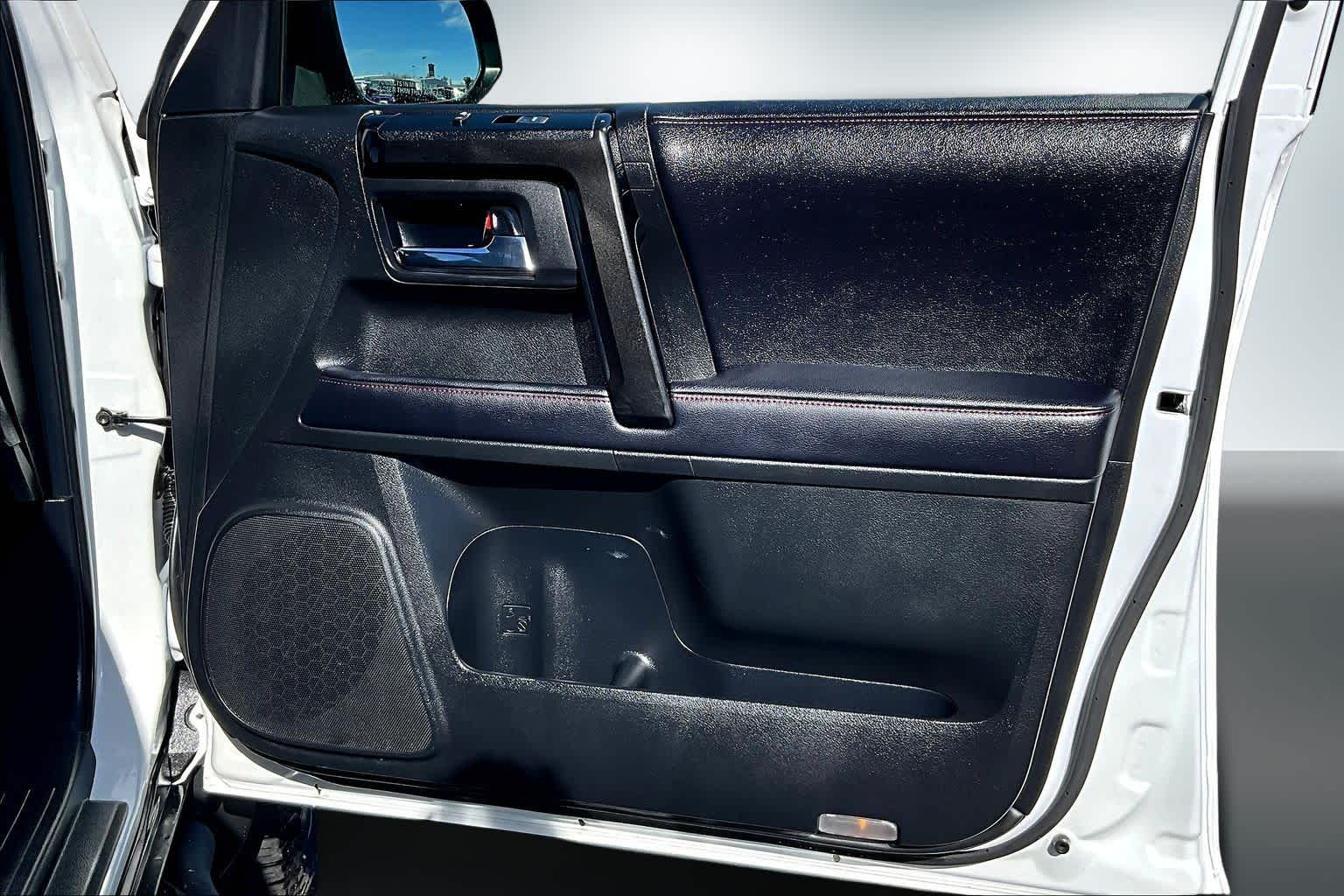 Thumbnail: 2019 Toyota 4Runner - 27