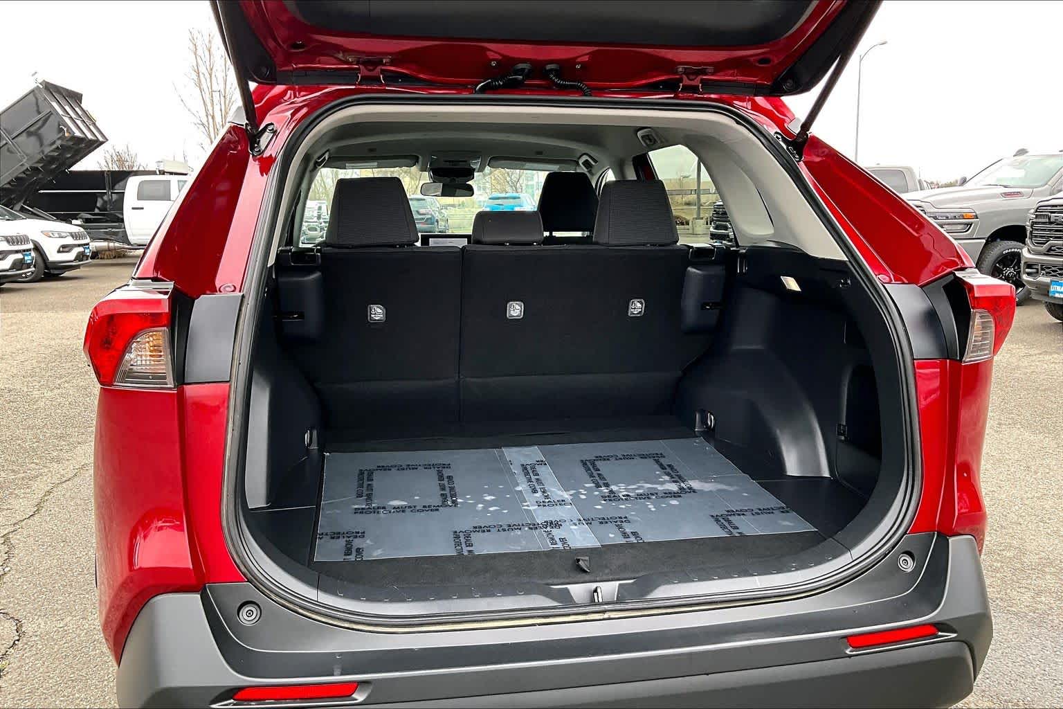 Thumbnail: 2024 Toyota RAV4 - 18