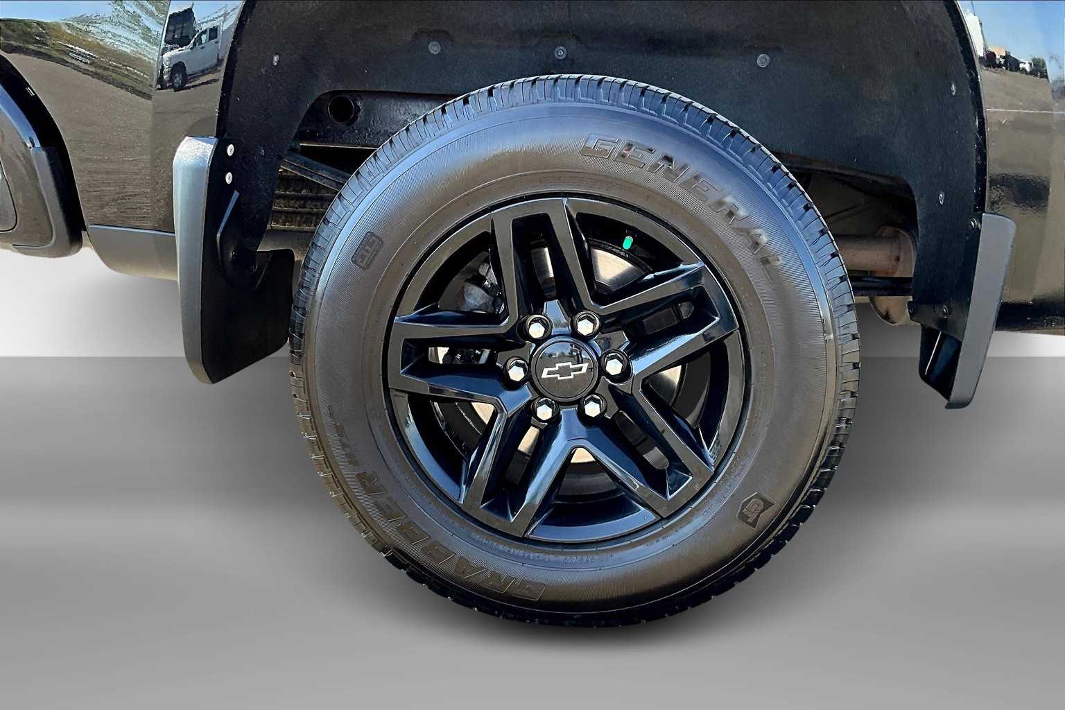 Thumbnail: 2022 Chevrolet Silverado 1500 - 36