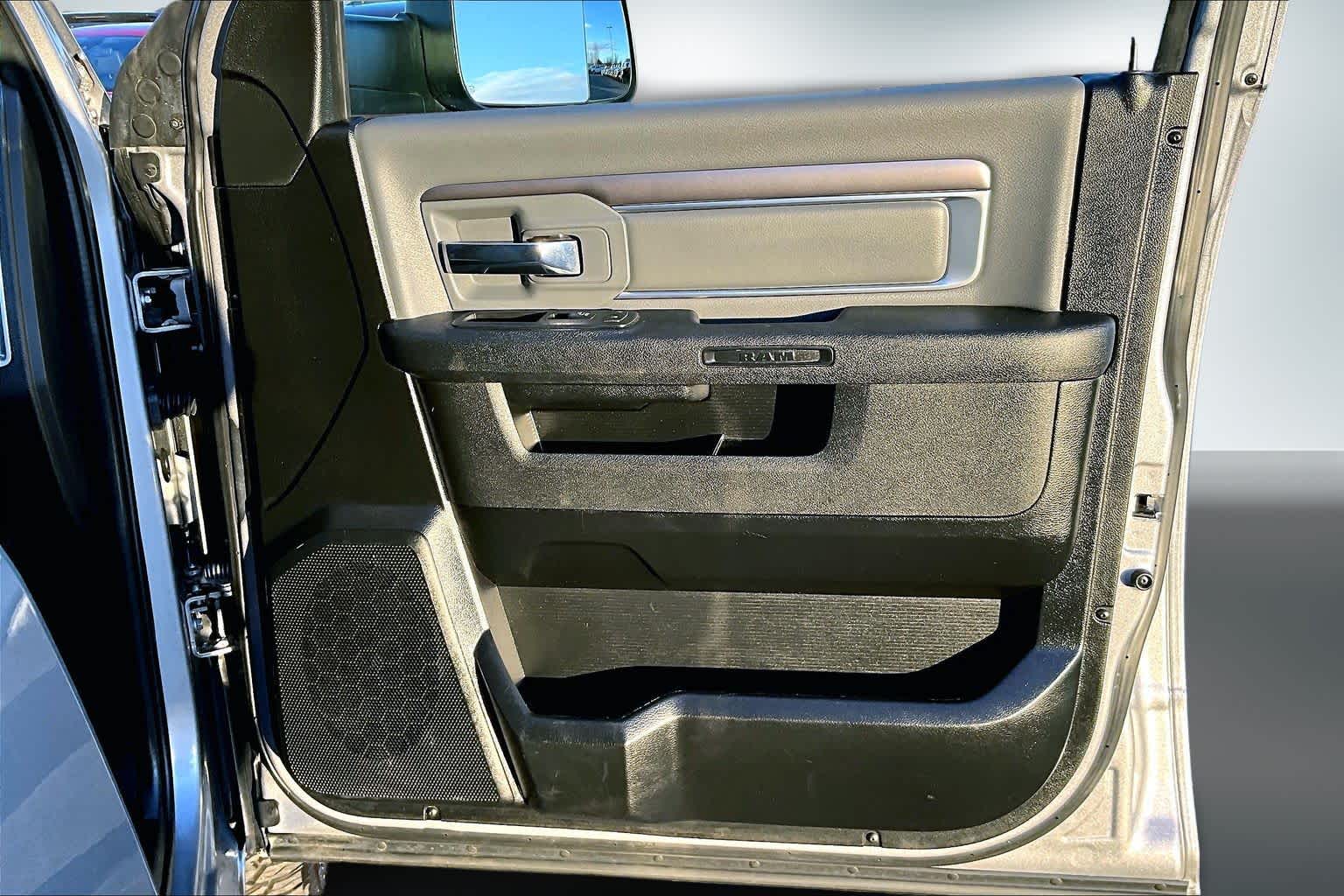 Thumbnail: 2023 RAM 1500 Classic - 28