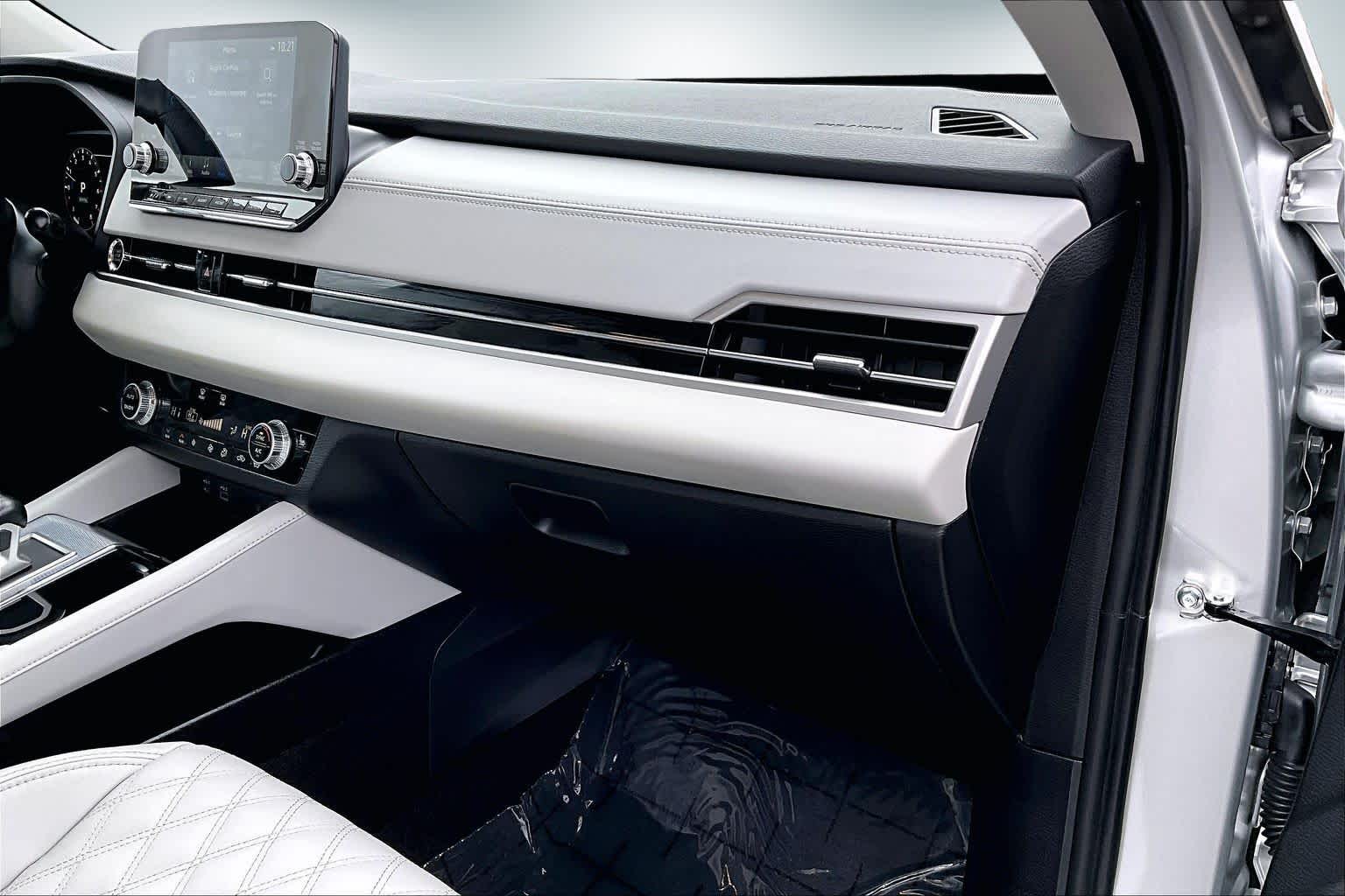 Thumbnail: 2024 Mitsubishi Outlander - 23