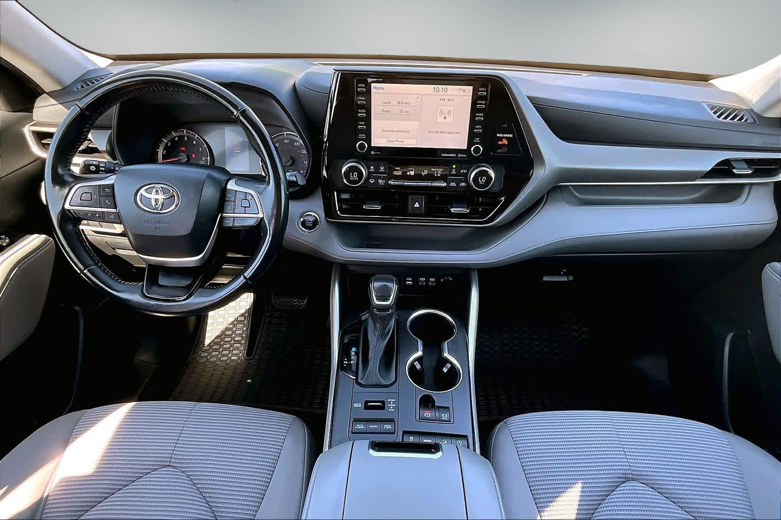 Thumbnail: 2022 Toyota Highlander - 10
