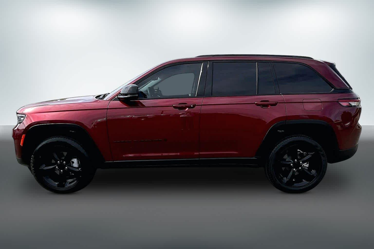 Thumbnail: 2023 Jeep Grand Cherokee - 3