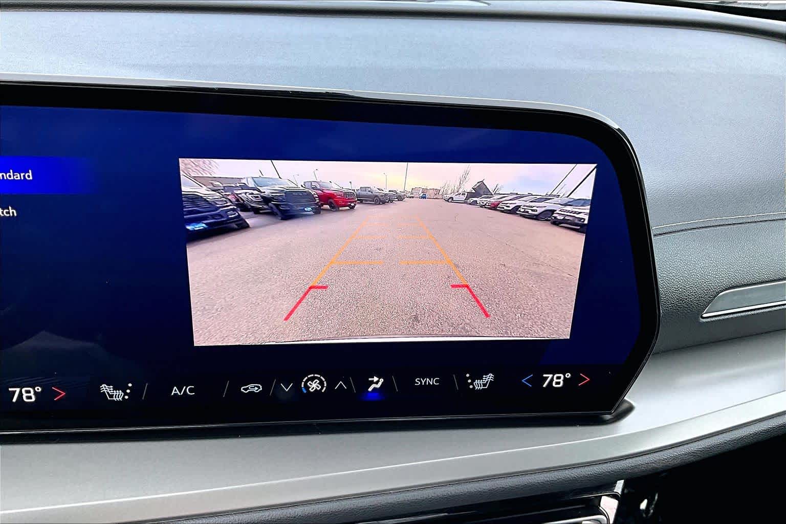 Thumbnail: 2025 Chevrolet Traverse - 26