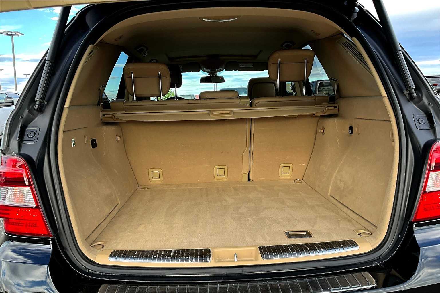 Thumbnail: 2011 Mercedes-Benz M-Class - 18