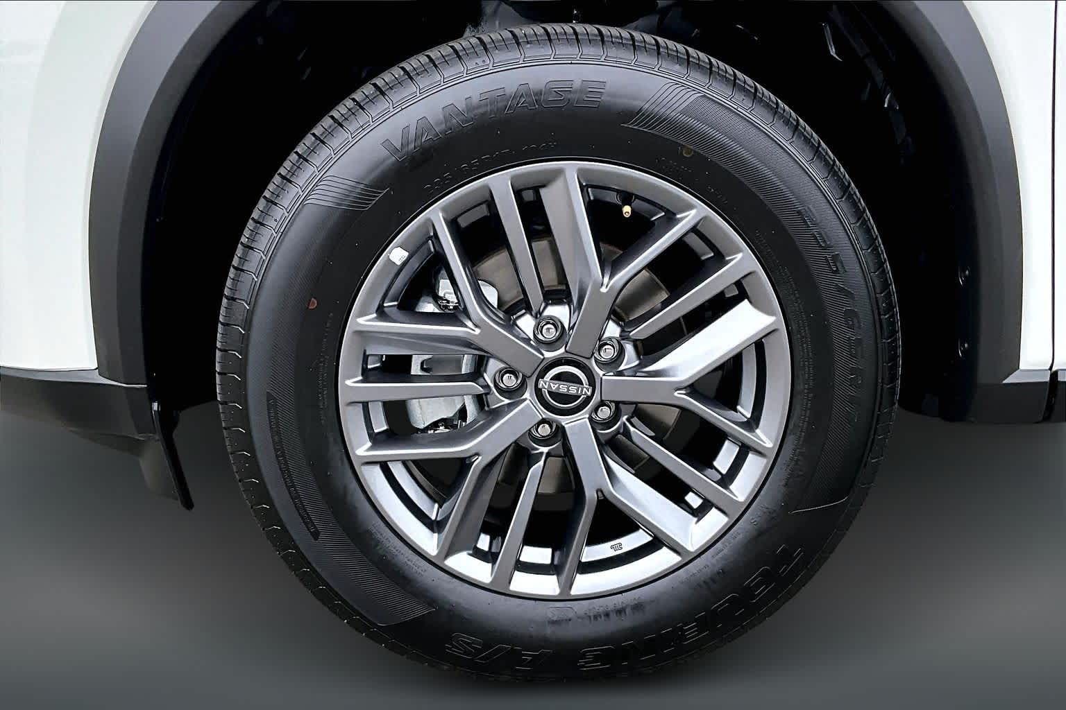 Thumbnail: 2023 Nissan Rogue - 8