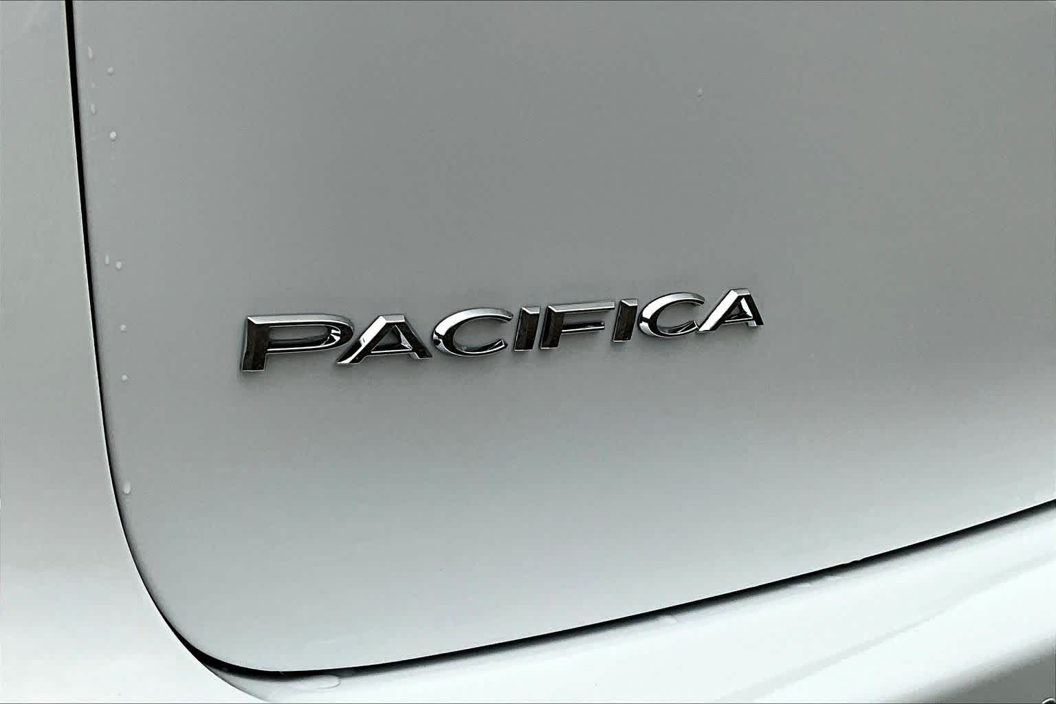 Thumbnail: 2026 Chrysler Pacifica - 7
