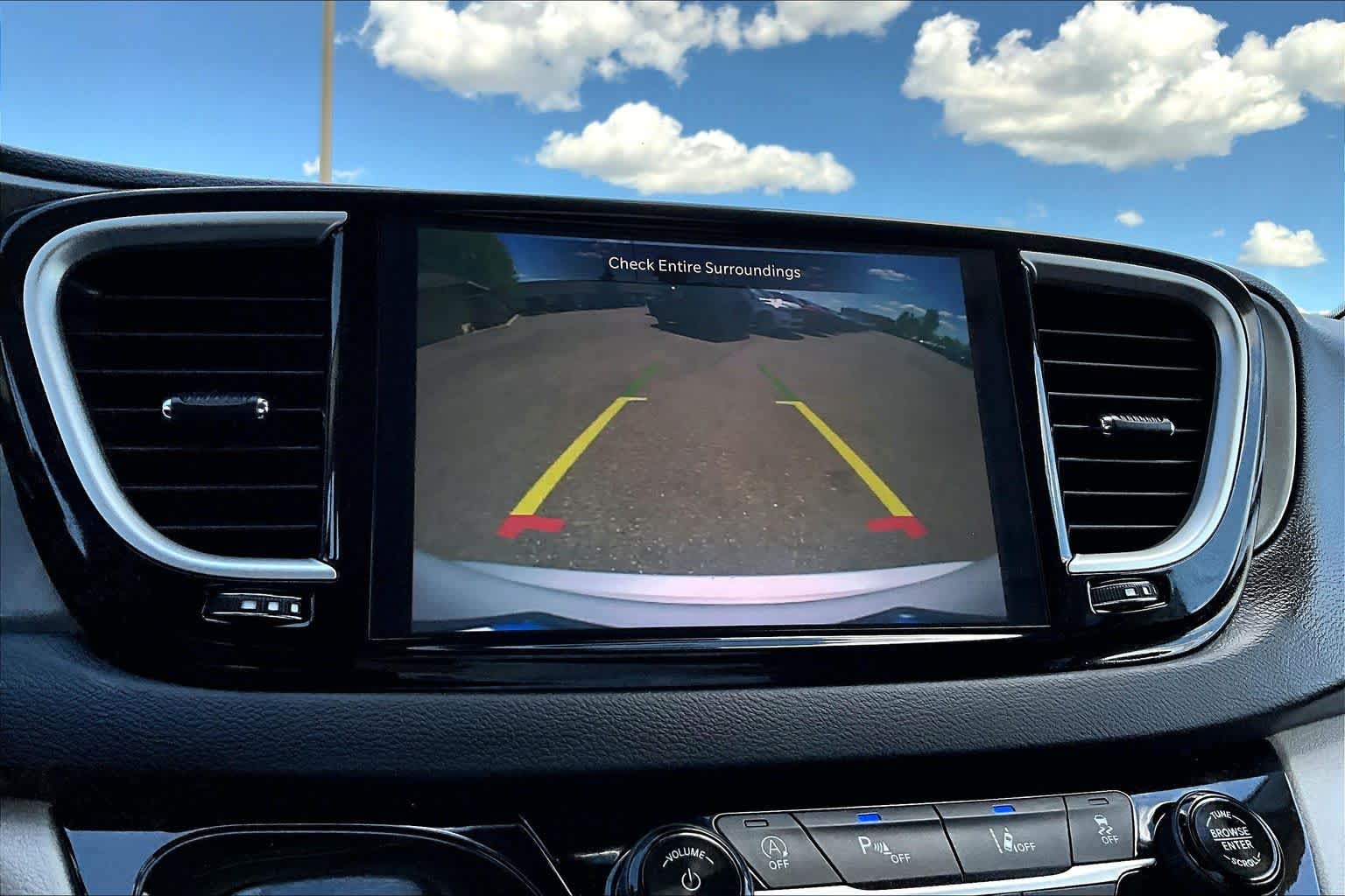 Thumbnail: 2024 Chrysler Pacifica - 26