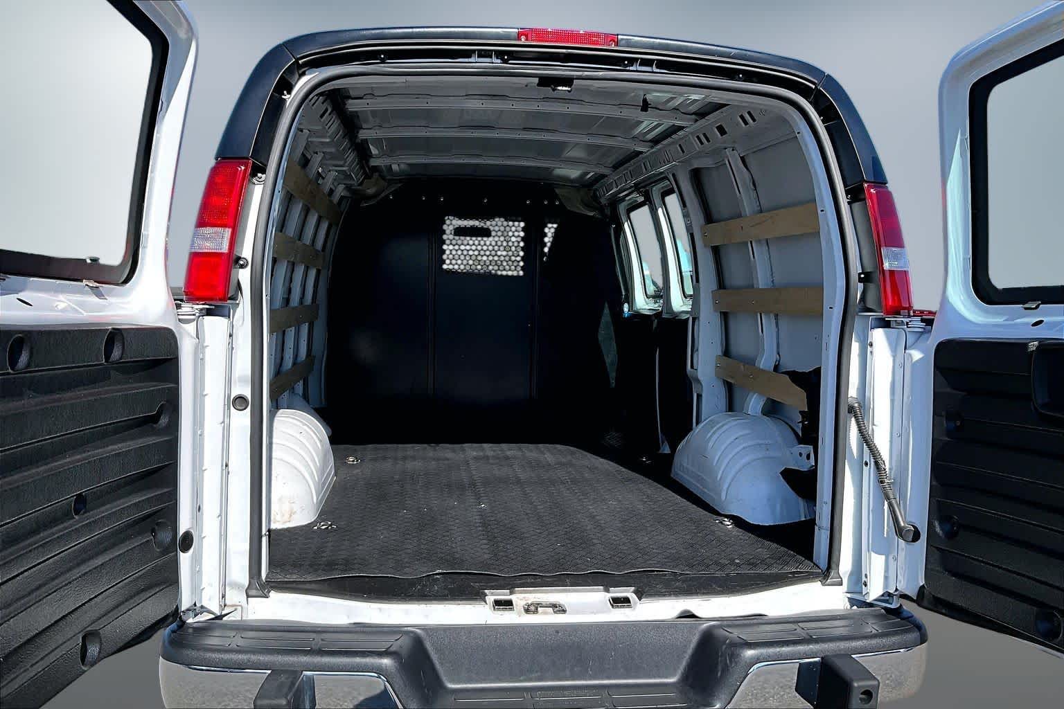 Thumbnail: 2025 Chevrolet Express - 14