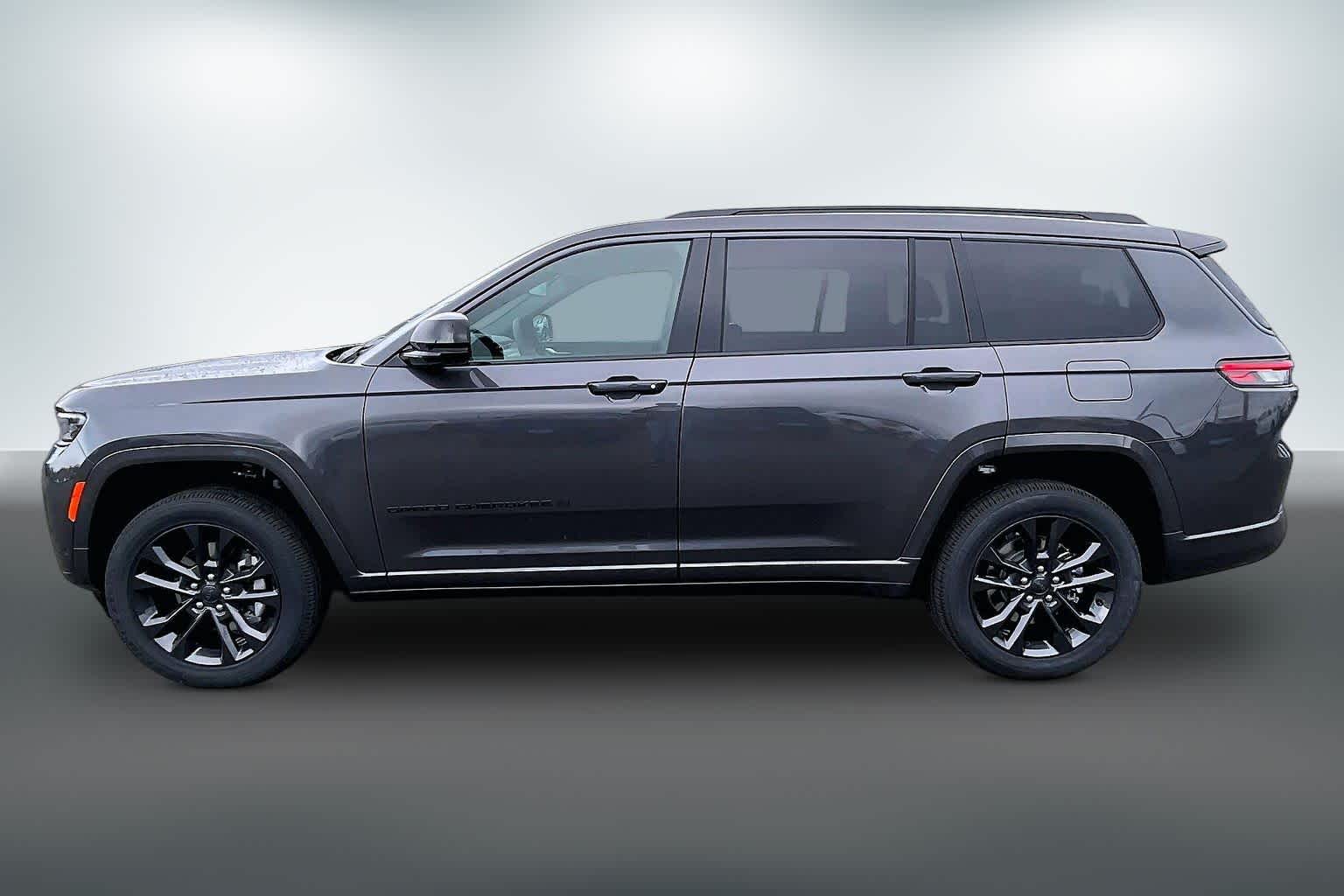 Thumbnail: 2026 Jeep Grand Cherokee - 3