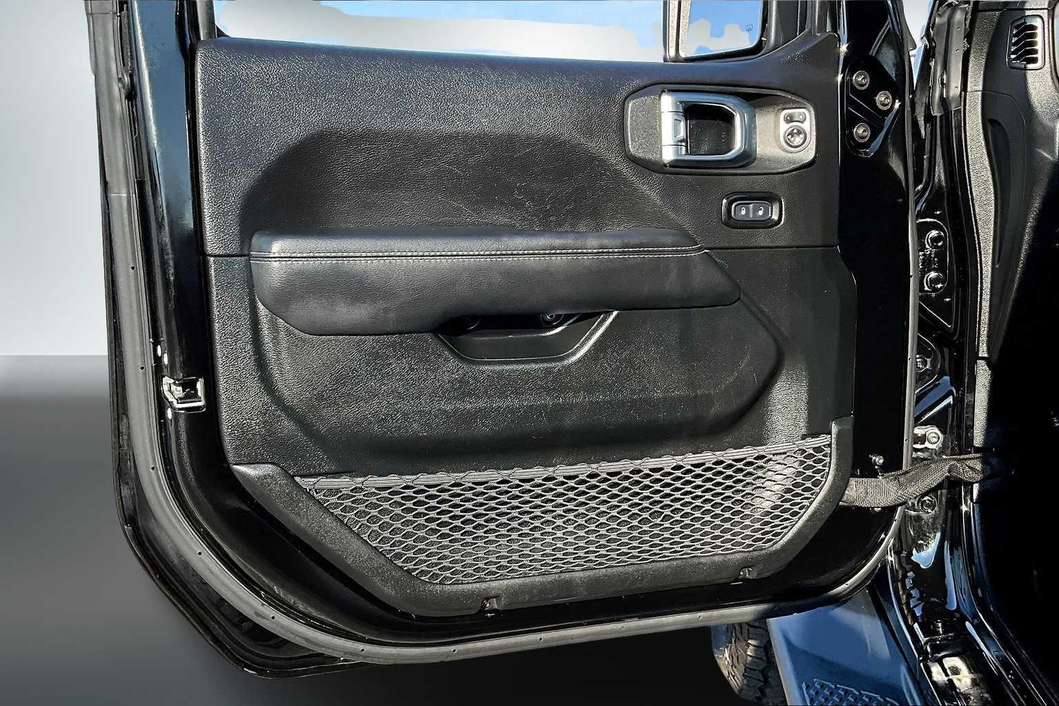 Thumbnail: 2020 Jeep Gladiator - 27