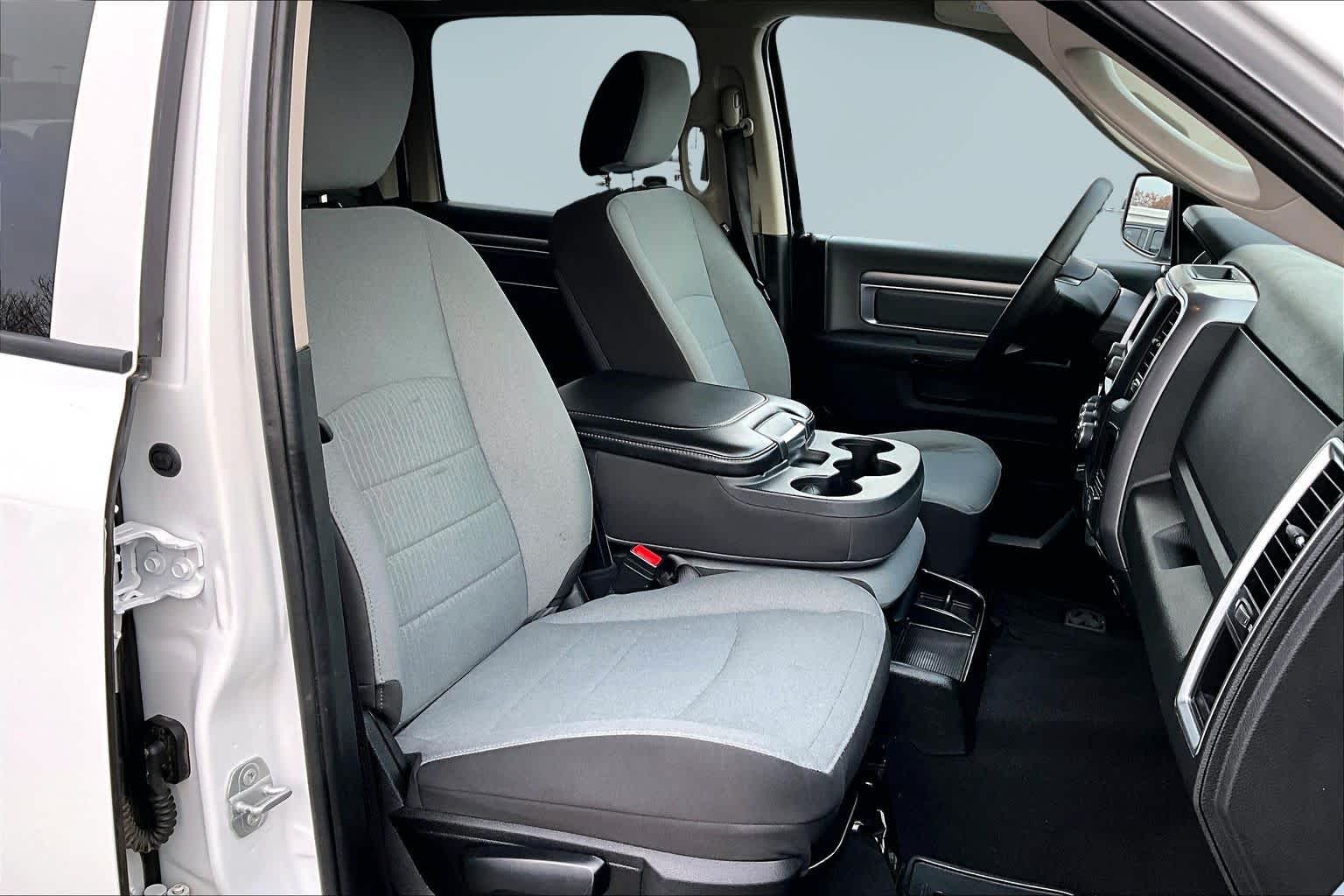 Thumbnail: 2022 RAM 1500 Classic - 13