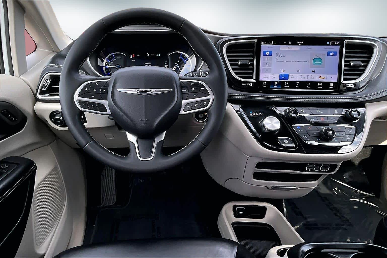 Thumbnail: 2024 Chrysler Pacifica - 14