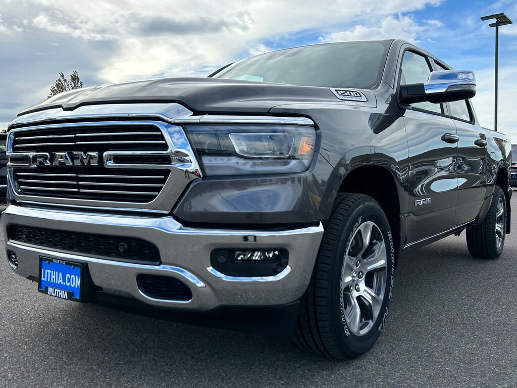 2024 Ram 1500 LARAMIE CREW CAB 4X4 5'7 BOX Crew Cab Granite Crystal For