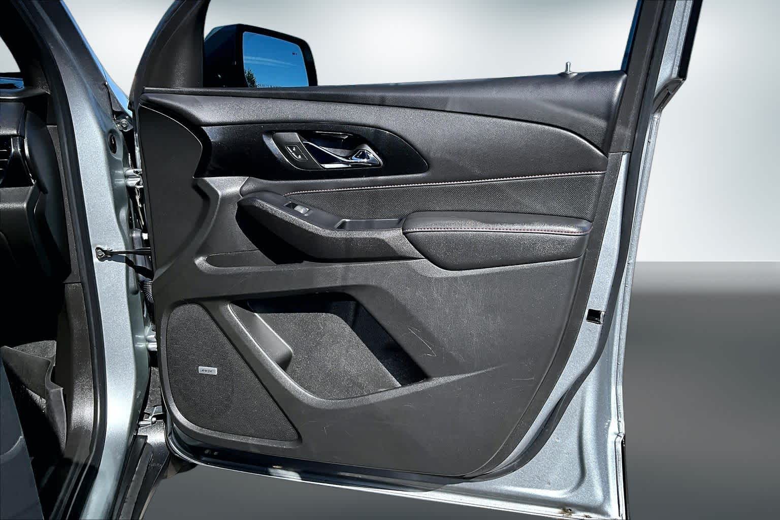 Thumbnail: 2023 Chevrolet Traverse - 27