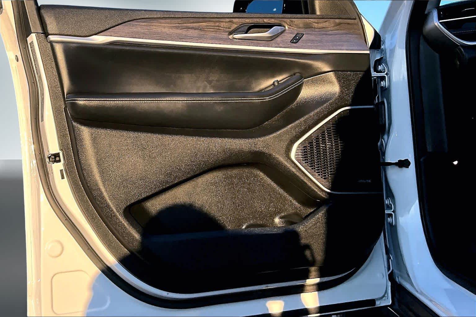 Thumbnail: 2024 Jeep Grand Cherokee - 26