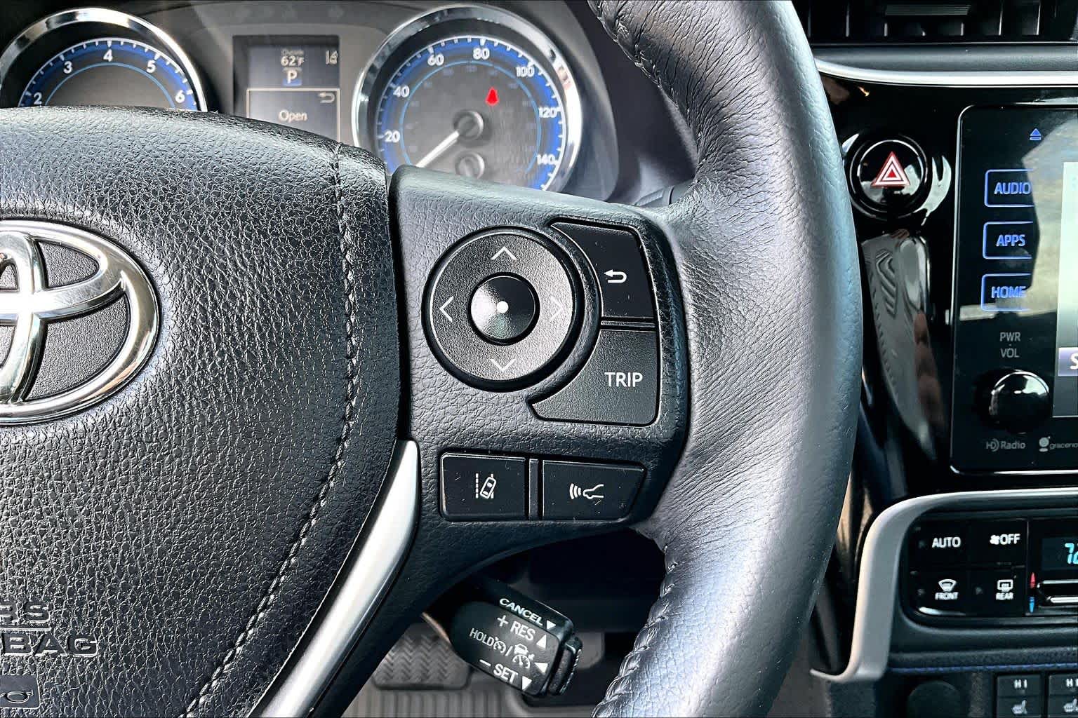 Thumbnail: 2017 Toyota Corolla - 25