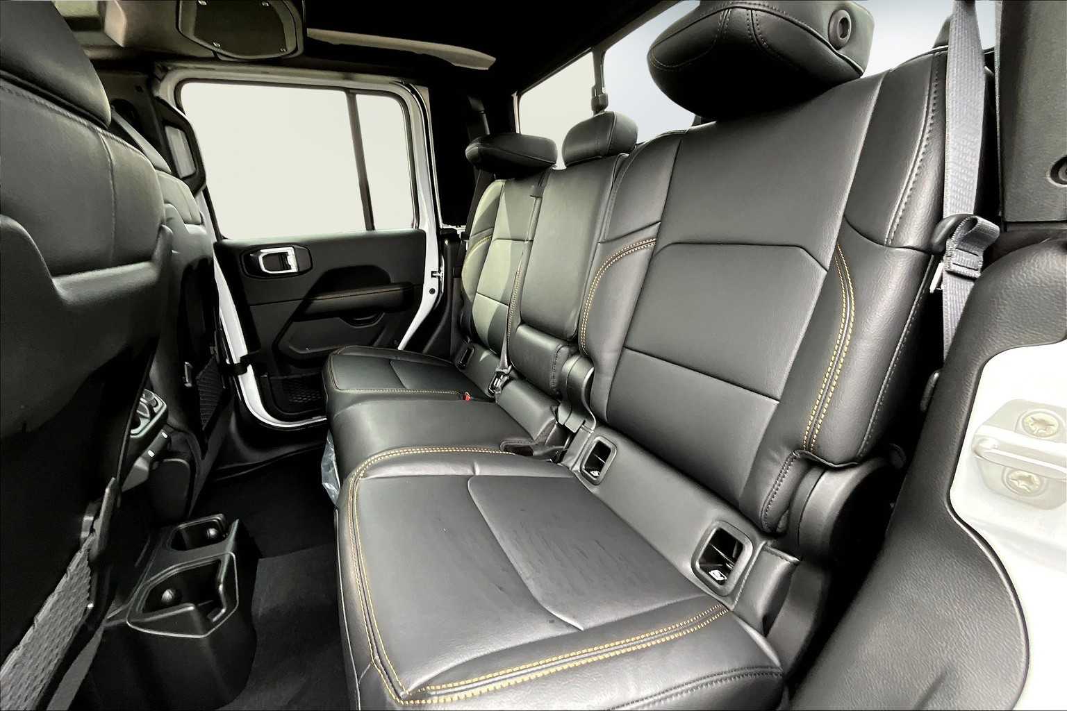 Thumbnail: 2025 Jeep Gladiator - 13