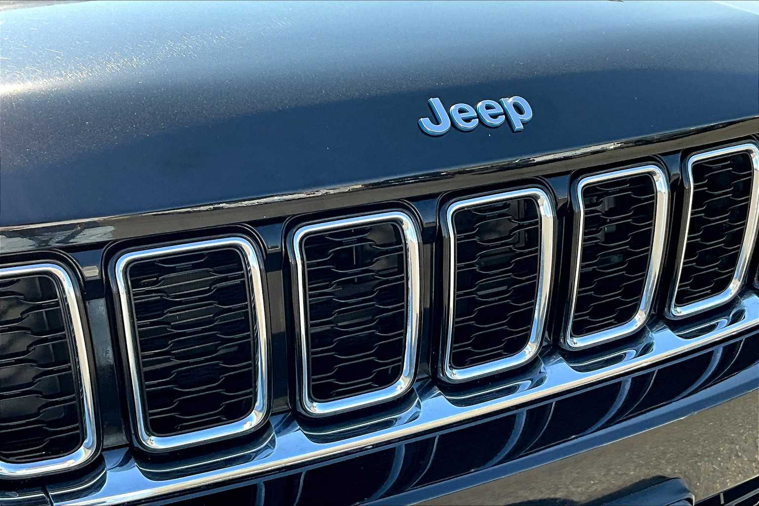 Thumbnail: 2023 Jeep Grand Cherokee - 34