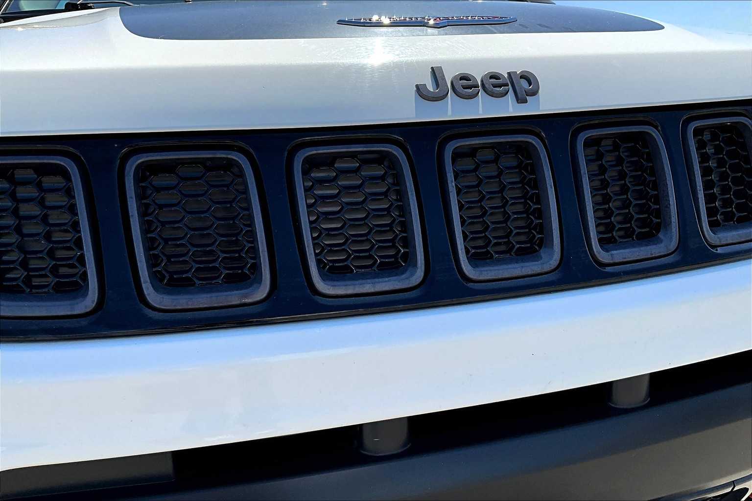 Thumbnail: 2020 Jeep Compass - 34
