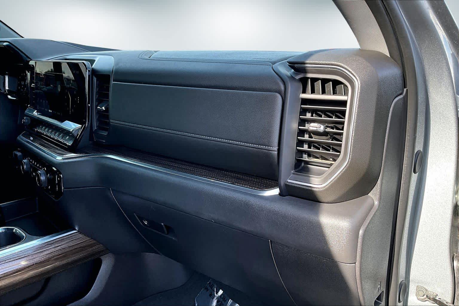 Thumbnail: 2024 Chevrolet Silverado 1500 - 22