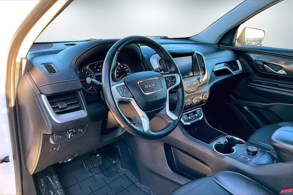 Used 2024 GMC Terrain SLT SUV