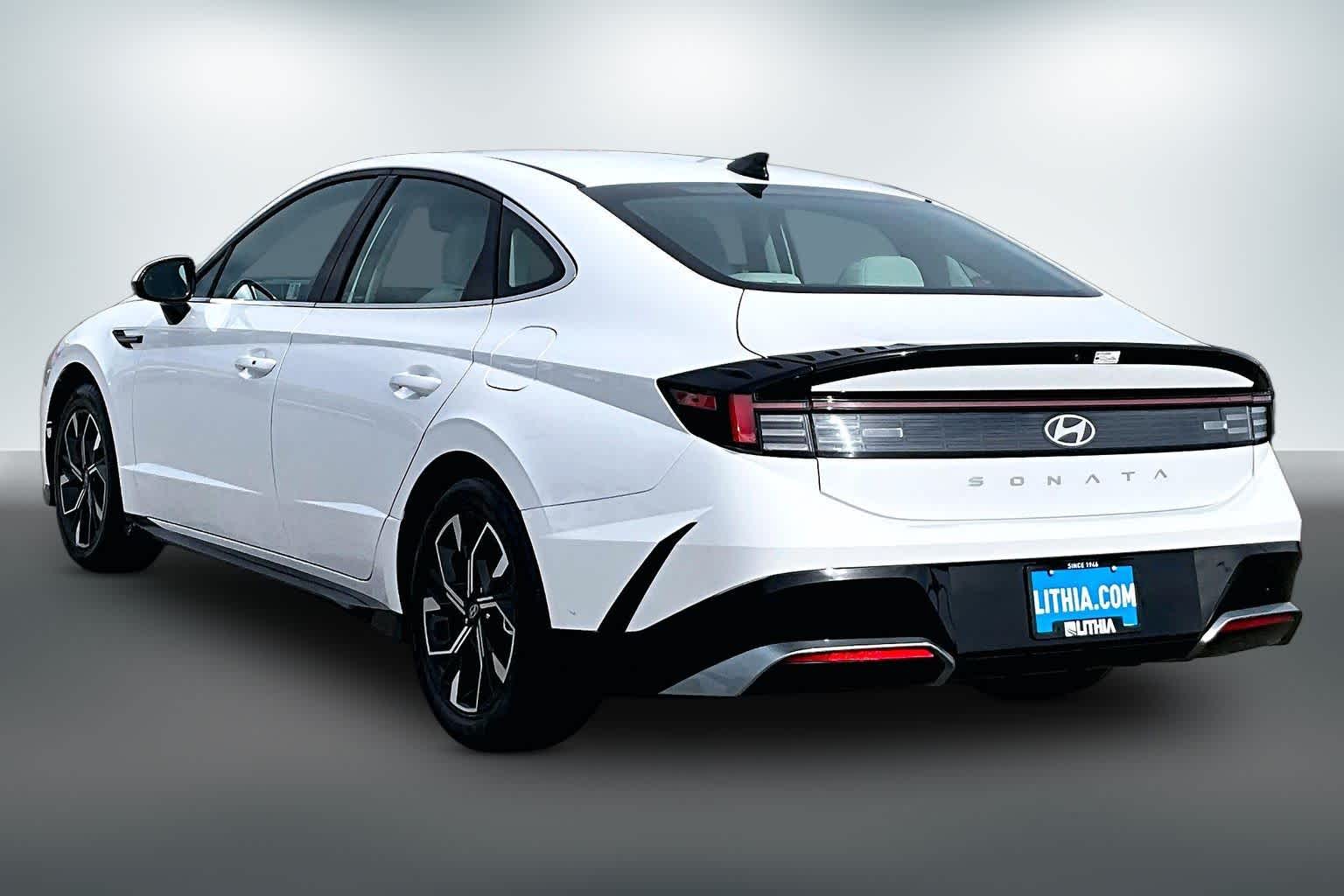 Thumbnail: 2024 Hyundai Sonata - 4