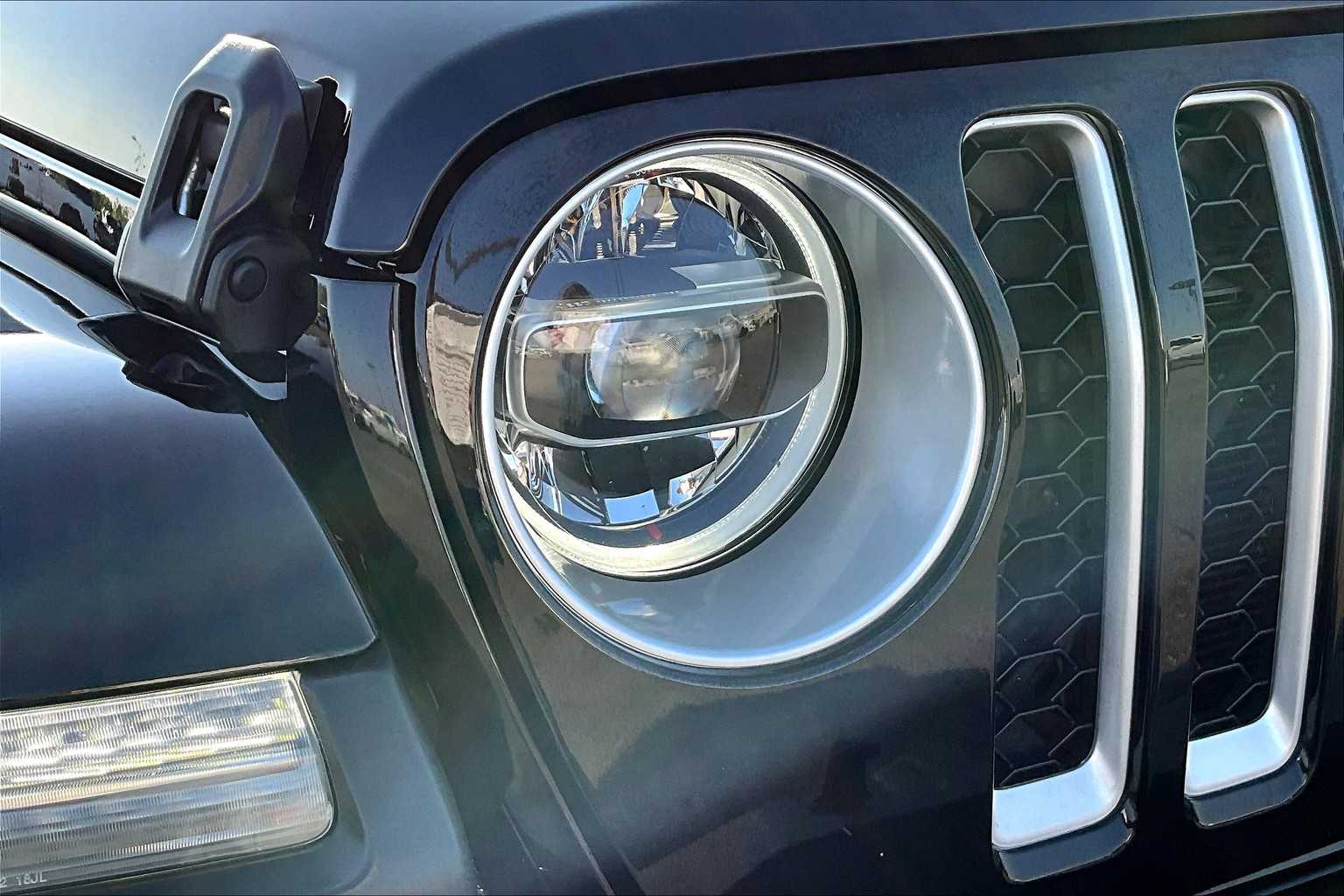 Thumbnail: 2020 Jeep Gladiator - 32