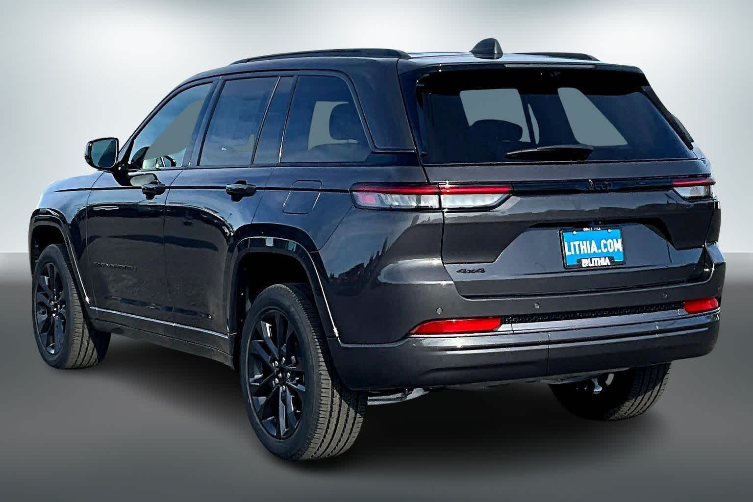 Thumbnail: 2026 Jeep Grand Cherokee - 4