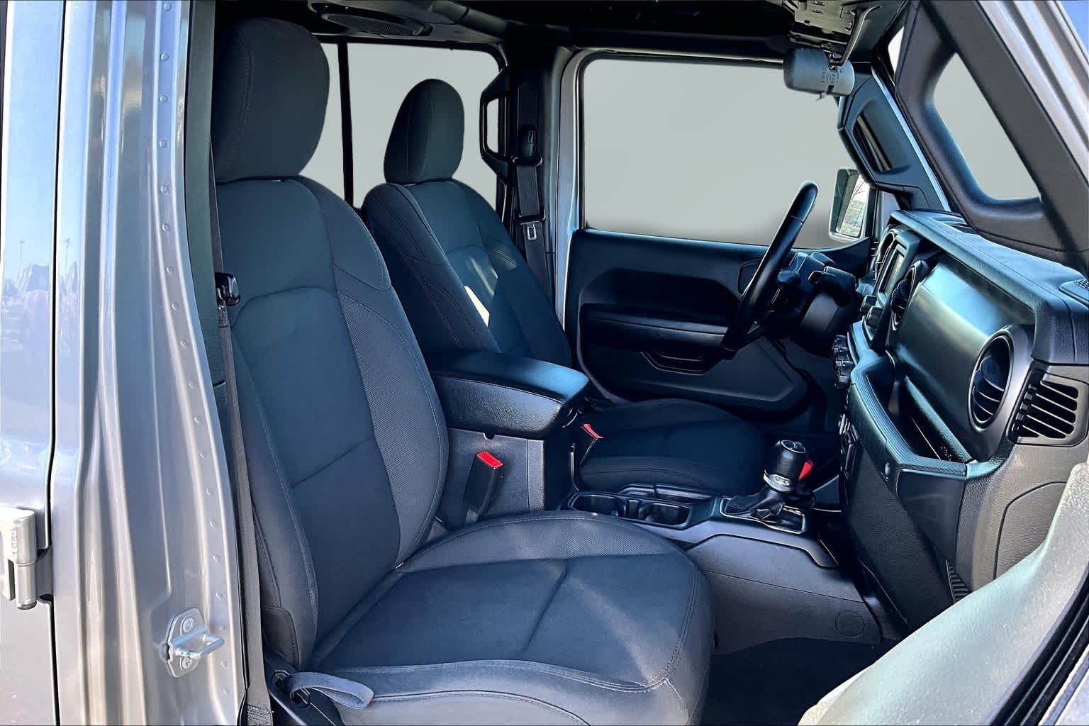 Thumbnail: 2020 Jeep Gladiator - 13