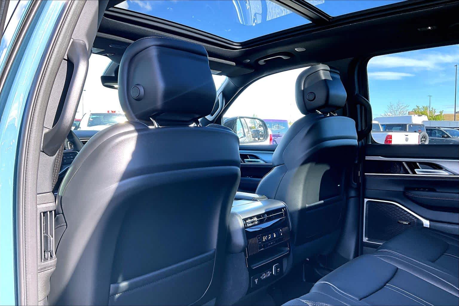 Thumbnail: 2026 Jeep Grand Wagoneer - 11