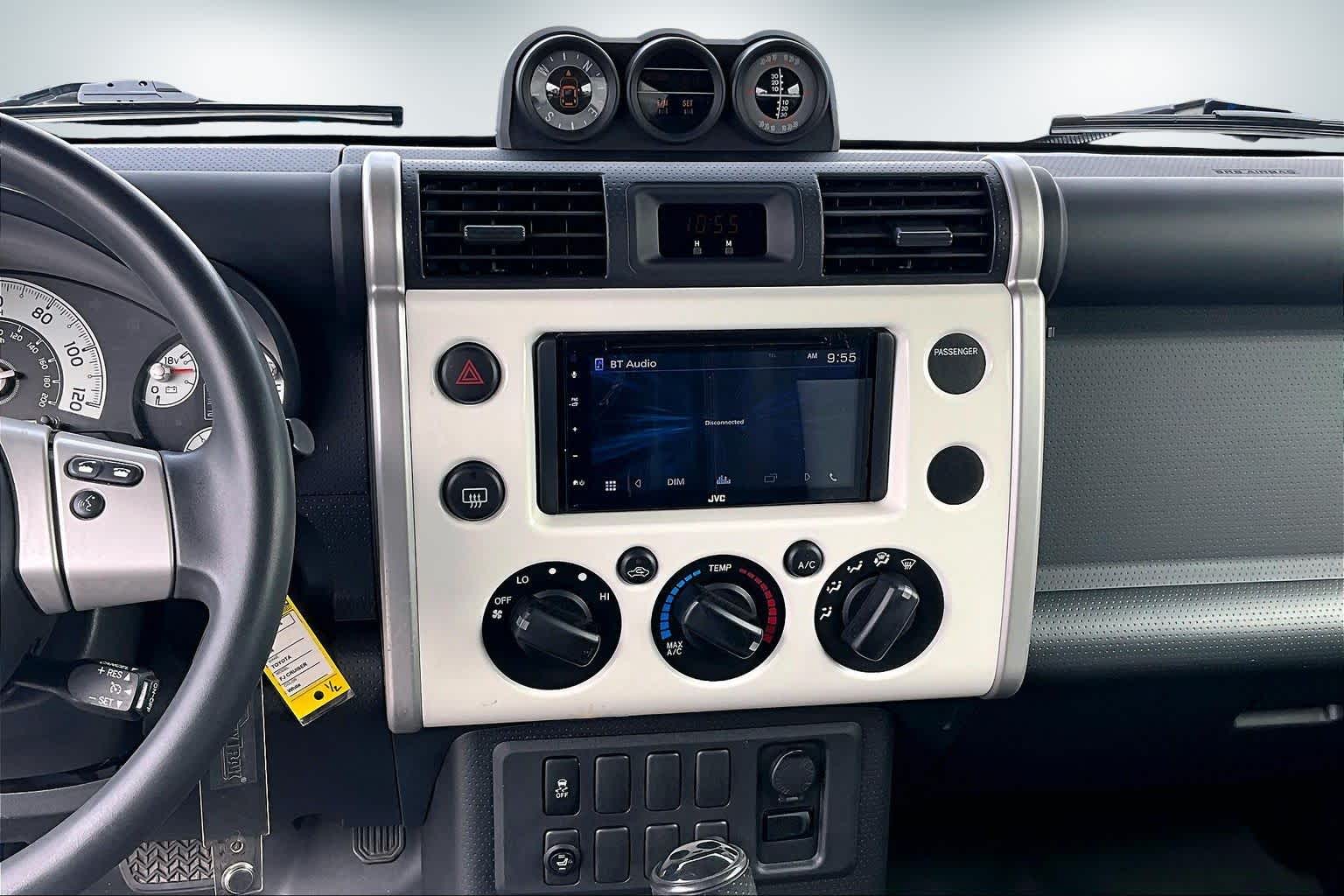 Thumbnail: 2014 Toyota FJ Cruiser - 14