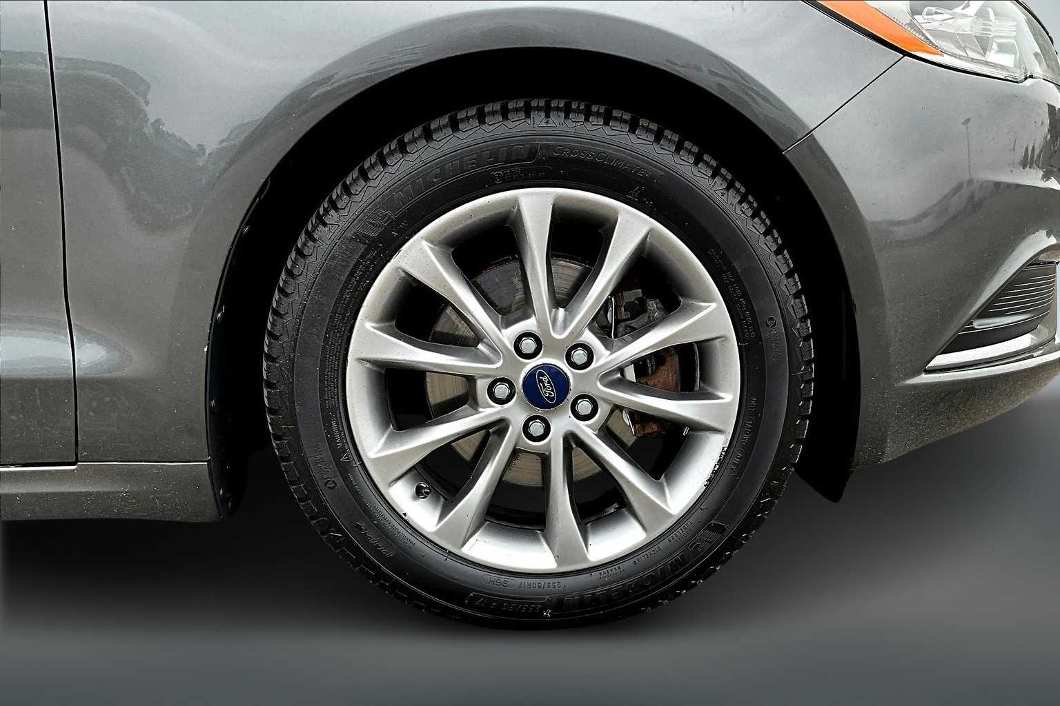 Thumbnail: 2017 Ford Fusion - 35