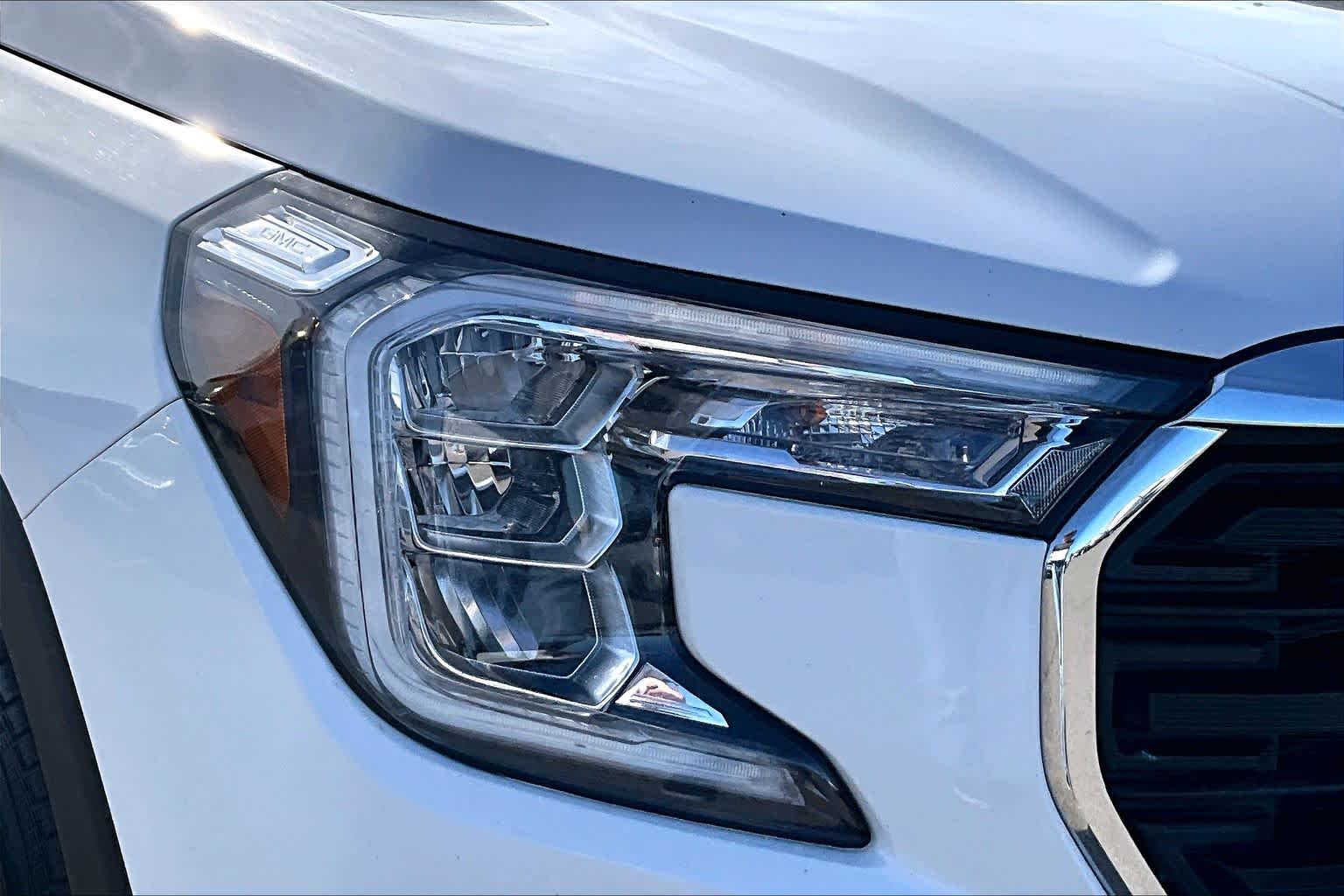 Thumbnail: 2023 GMC Terrain - 31