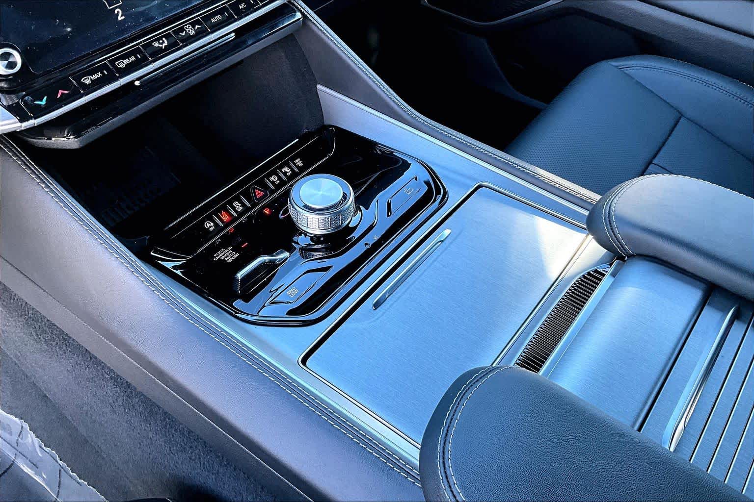 Thumbnail: 2026 Jeep Grand Wagoneer L - 16