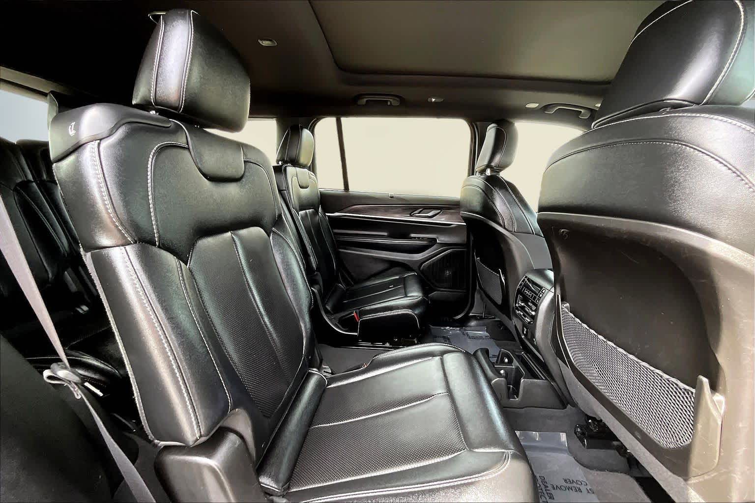 Thumbnail: 2024 Jeep Grand Cherokee L - 30