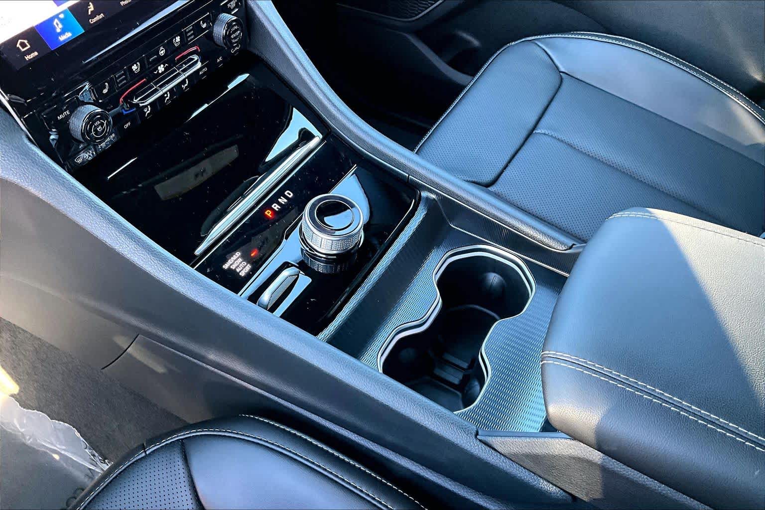 Thumbnail: 2025 Jeep Grand Cherokee - 17